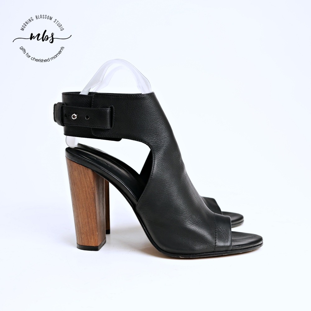 Vince Addie Grained Leather Peep Toe Wood Block Heel Sandals Black Women 7.5